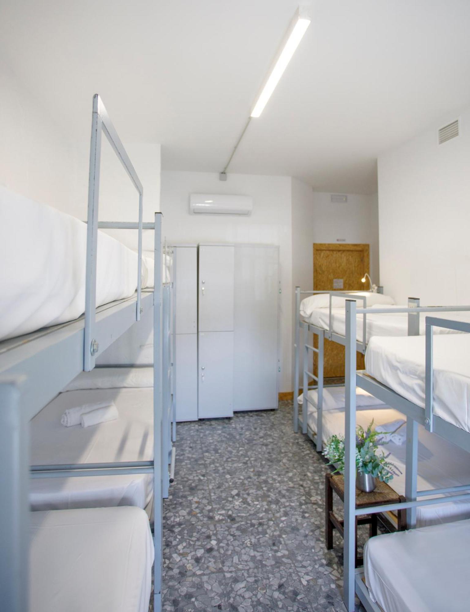 Italica Hostel Santiponce Exterior photo